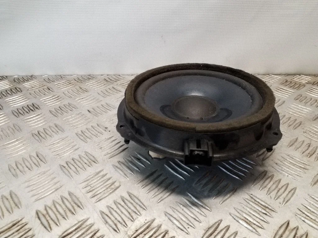 Skaļrunis (-ņi) priekšējās durvīs – Ford S-MAX (2006-2015)