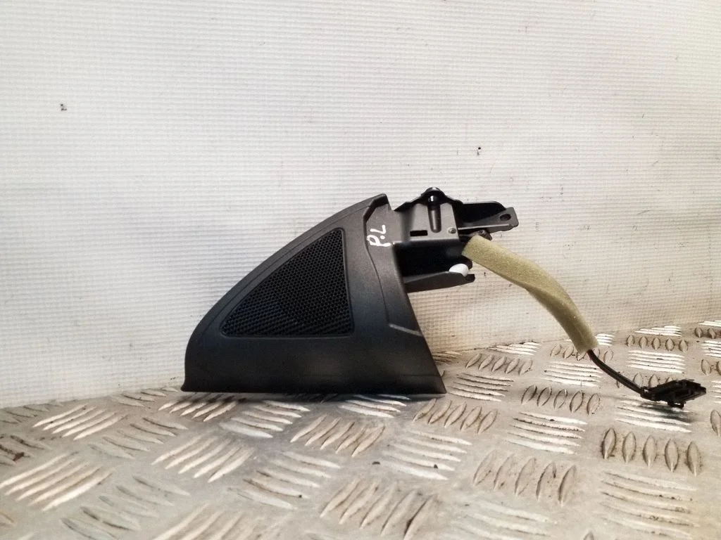 Esiukse kõlar(id) 3C8837985B