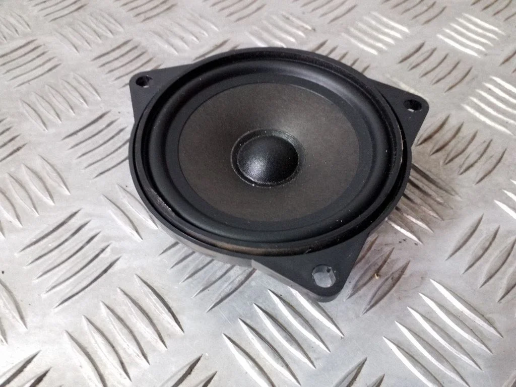 Front door speaker – BMW 5 Series E60 E61 (2004-2010)