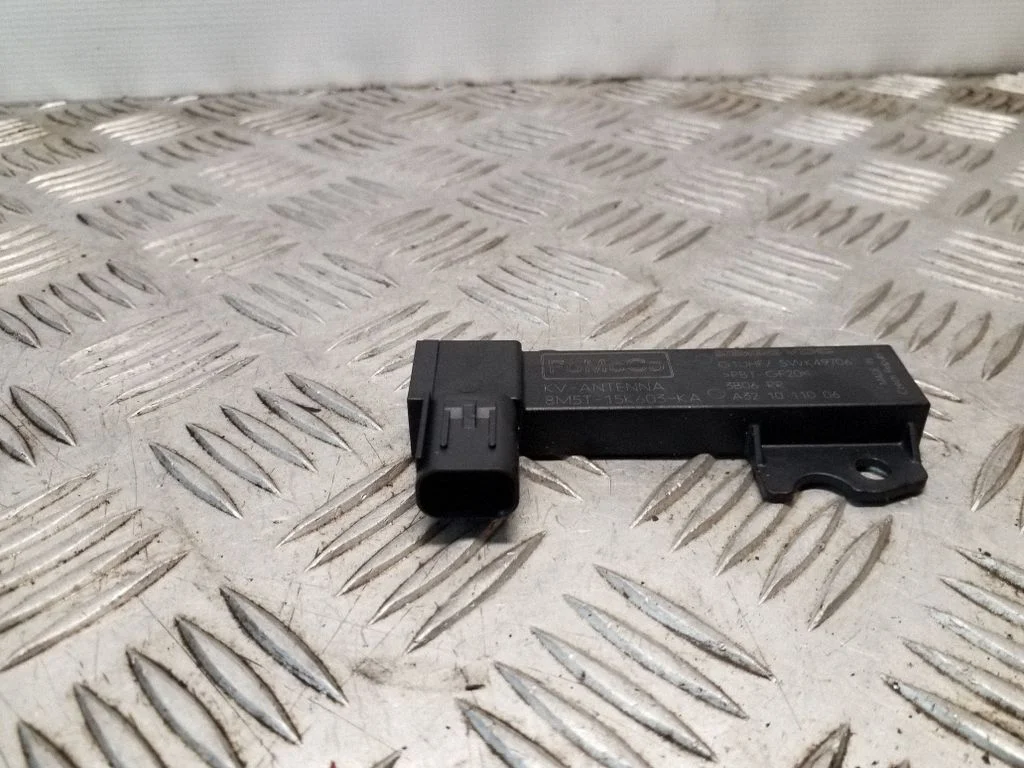 Antenas pastiprinātājs 8M5T15K603KA