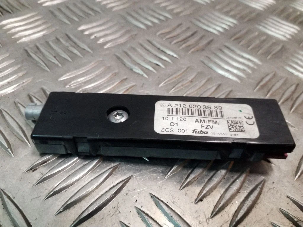 Antenas pastiprinātājs – Mercedes-Benz E klase W212 (2009-2016)
