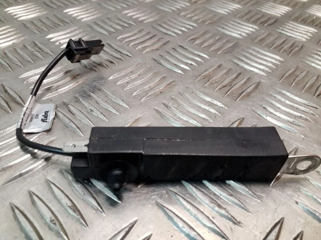 Antenas pastiprinātājs – Mercedes-Benz E klase W212 (2009-2016)