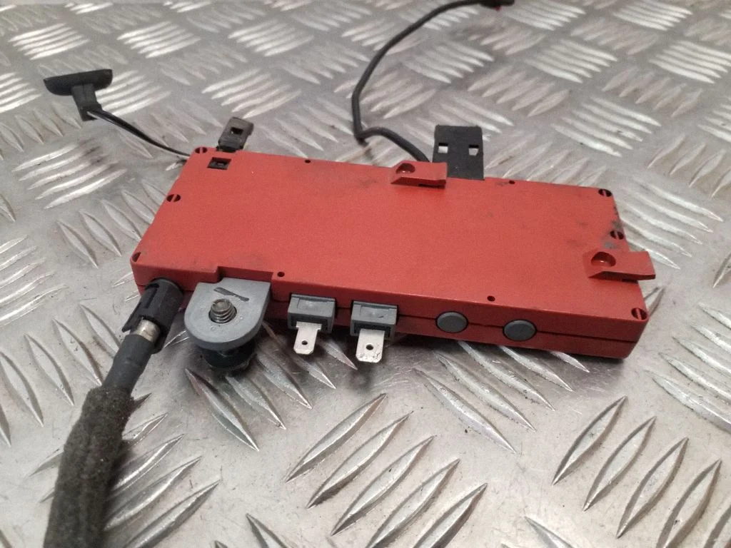 Aerial antenna amplifier – Volvo V70 (2005-2008)