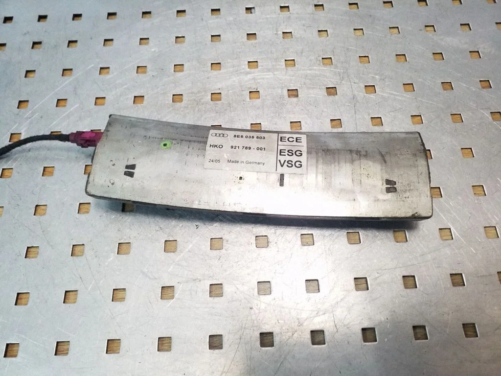 Antenni võimendi – Audi A4 S4 B7 8E 8H (2005-2008)