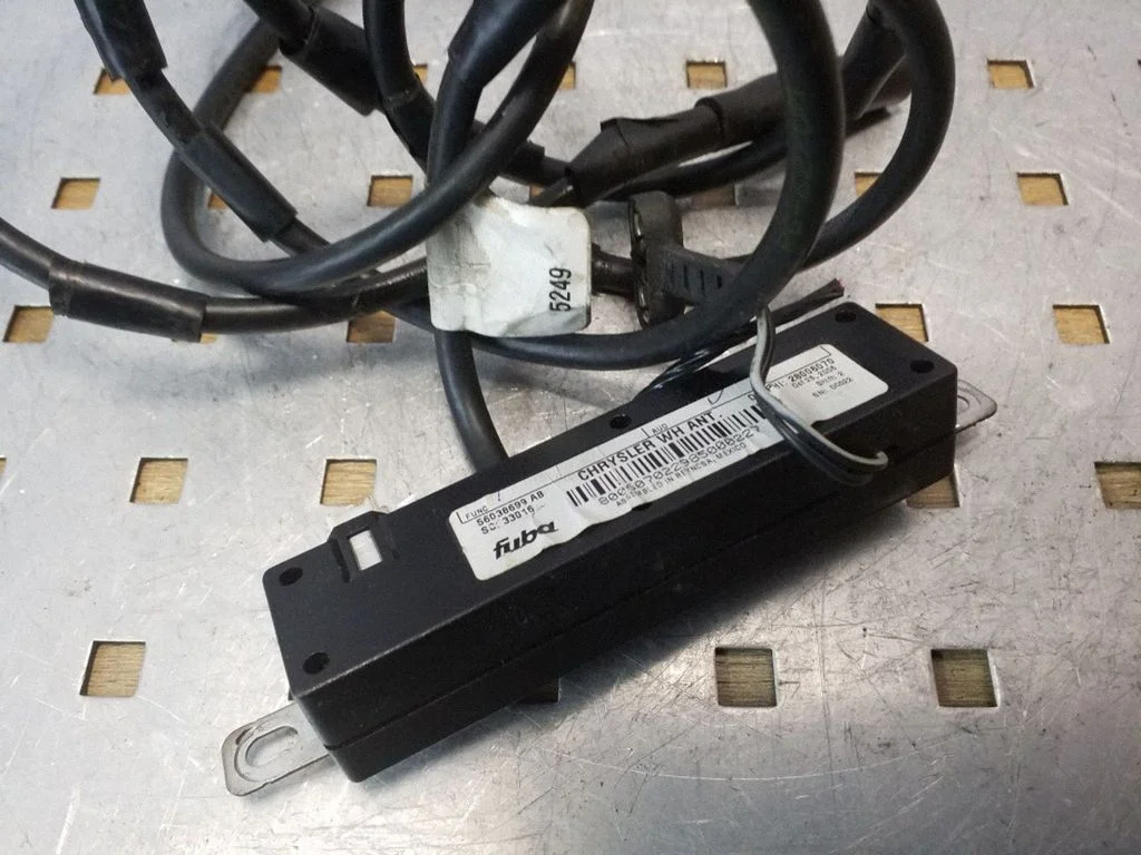 Antenas pastiprinātājs – Jeep Grand Cherokee (WK) (2005-2010)