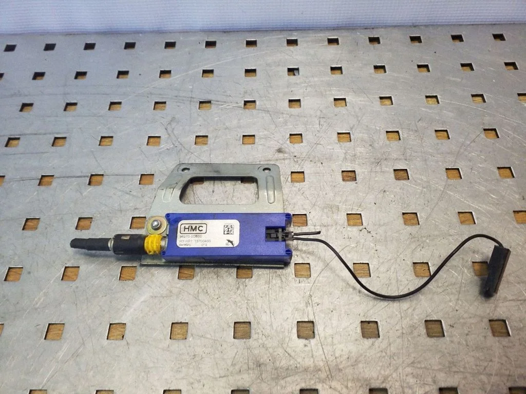 Antenas pastiprinātājs 962702D500