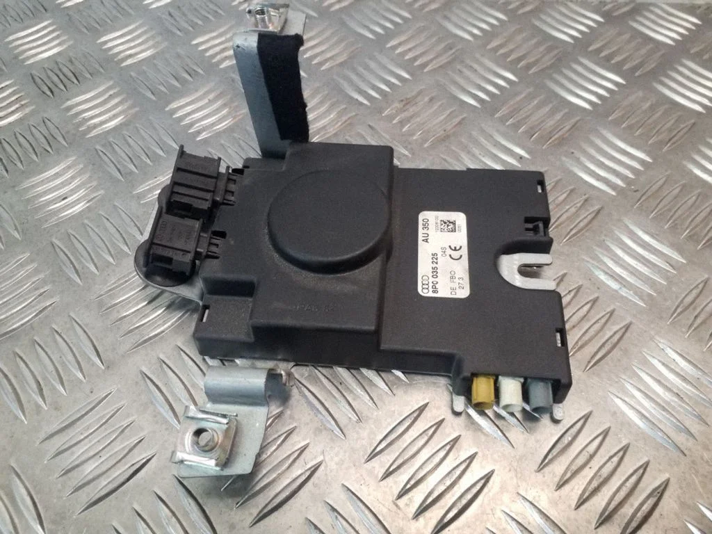 Aerial antenna amplifier – Audi A3 S3 8P (2003-2012)