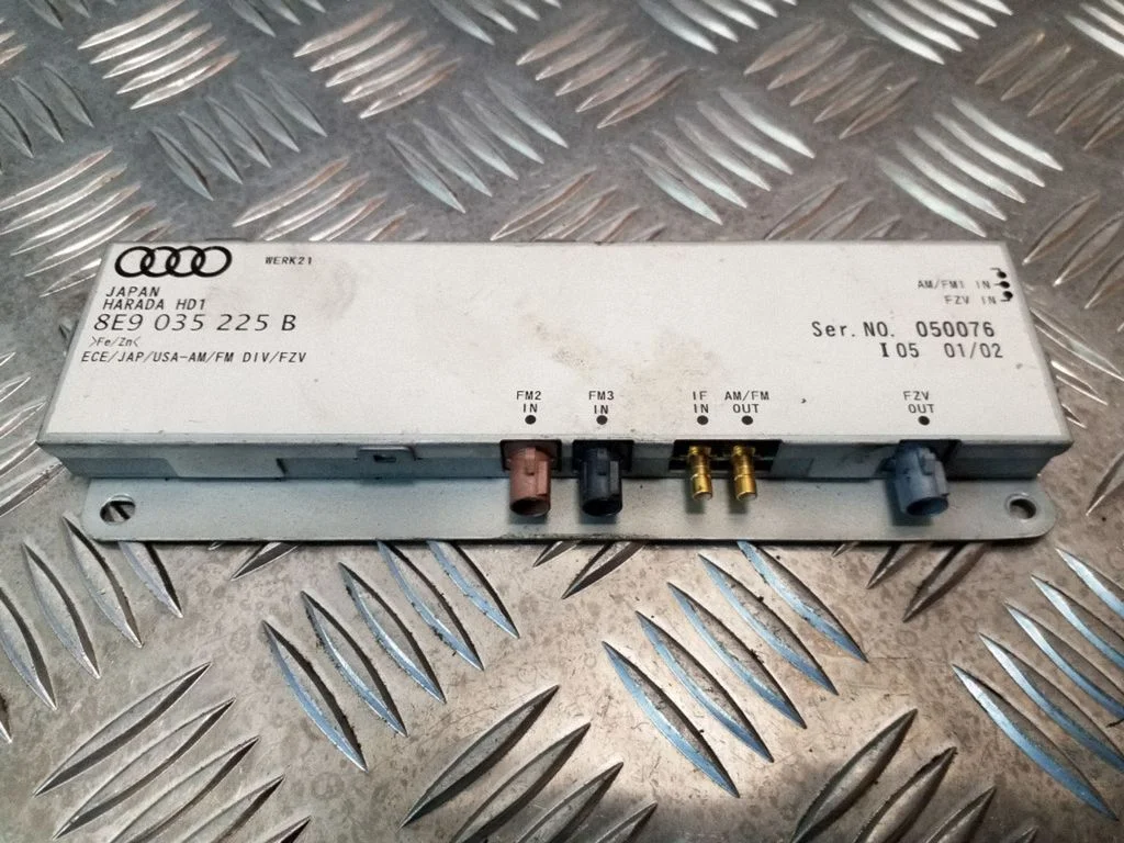 Antenni võimendi – Audi A4 S4 B6 8E 8H (2001-2005)