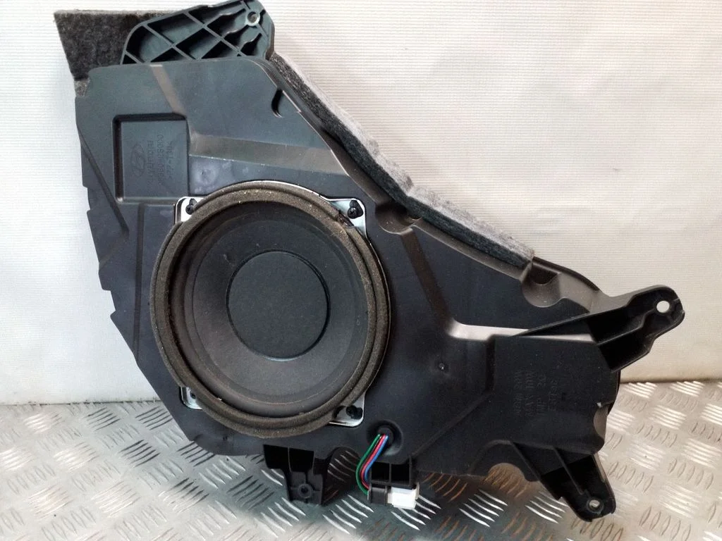 Subwoofer 963802S000