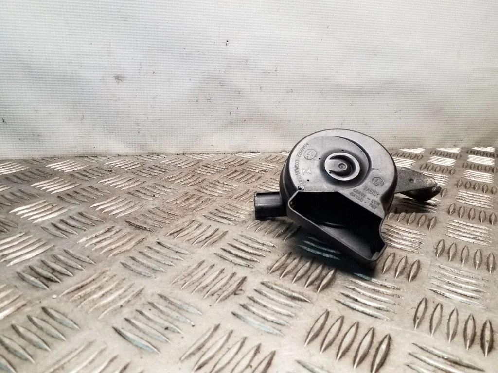 Horn signal – Volkswagen Passat CC (2008-2016)
