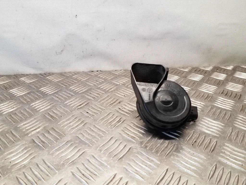 Horn signal – Audi Q5 SQ5 8R (2008-2017)