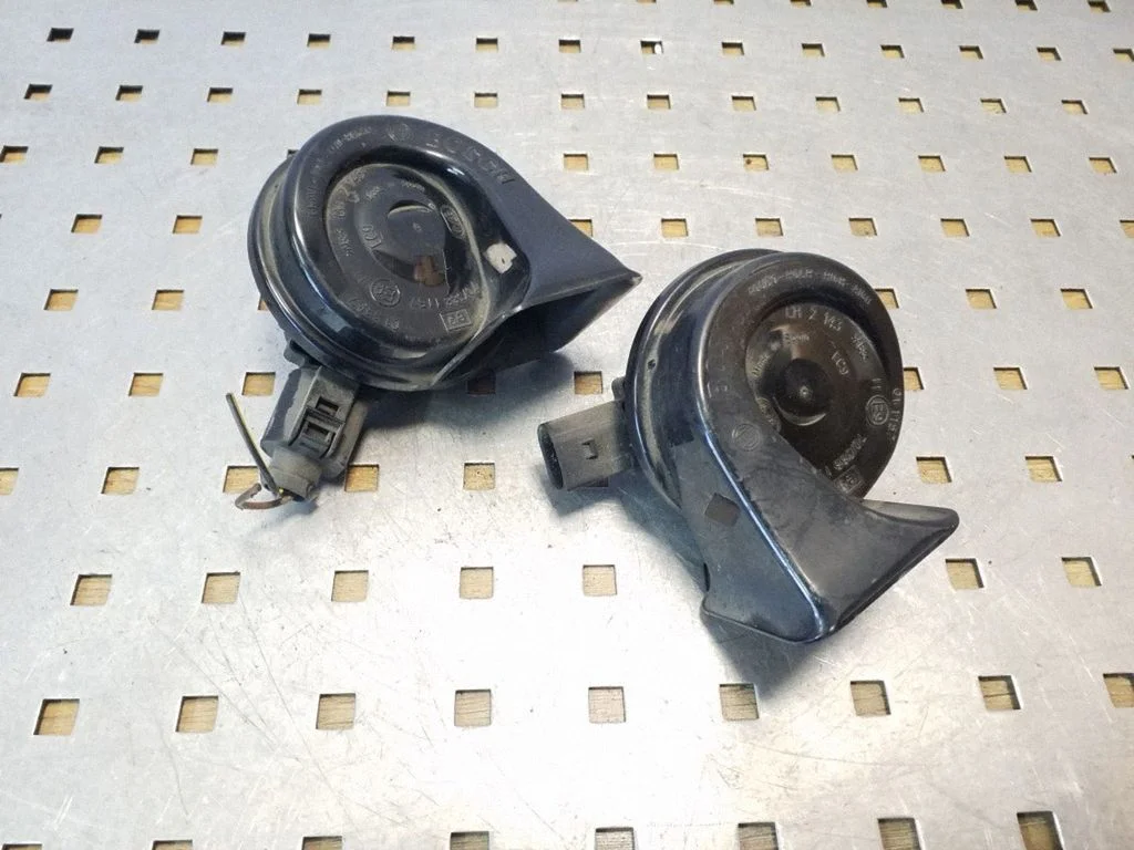 Horn signal 703881157