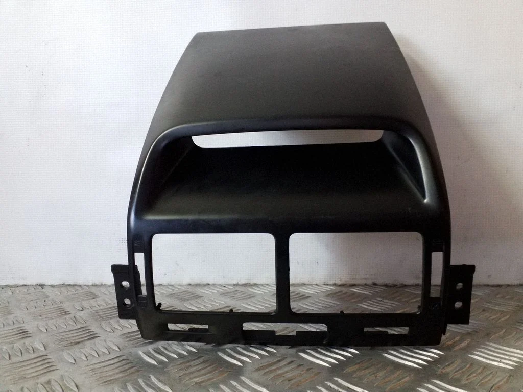 Muu armatuurlaua osa 7382165J0