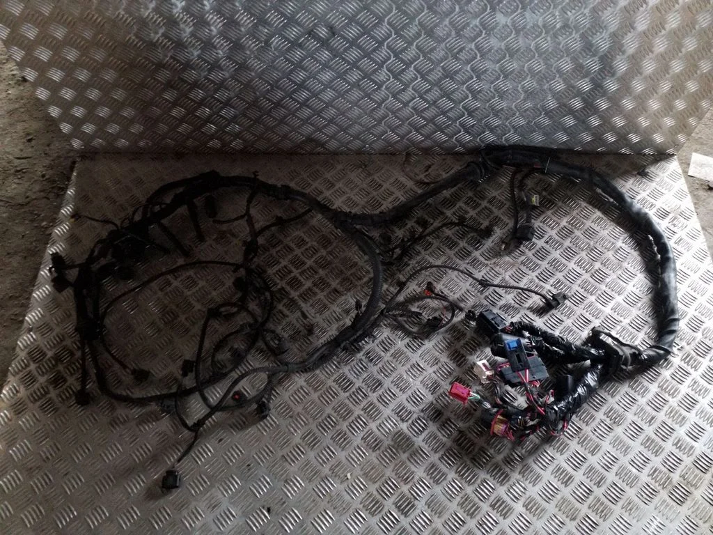 Motora vadu instalācija 8K2971072