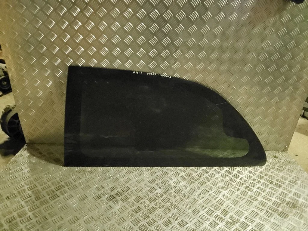 Tagumine kere külgklaas – vasak