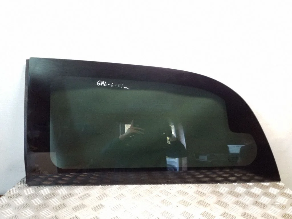 Rear side window 5109653AB