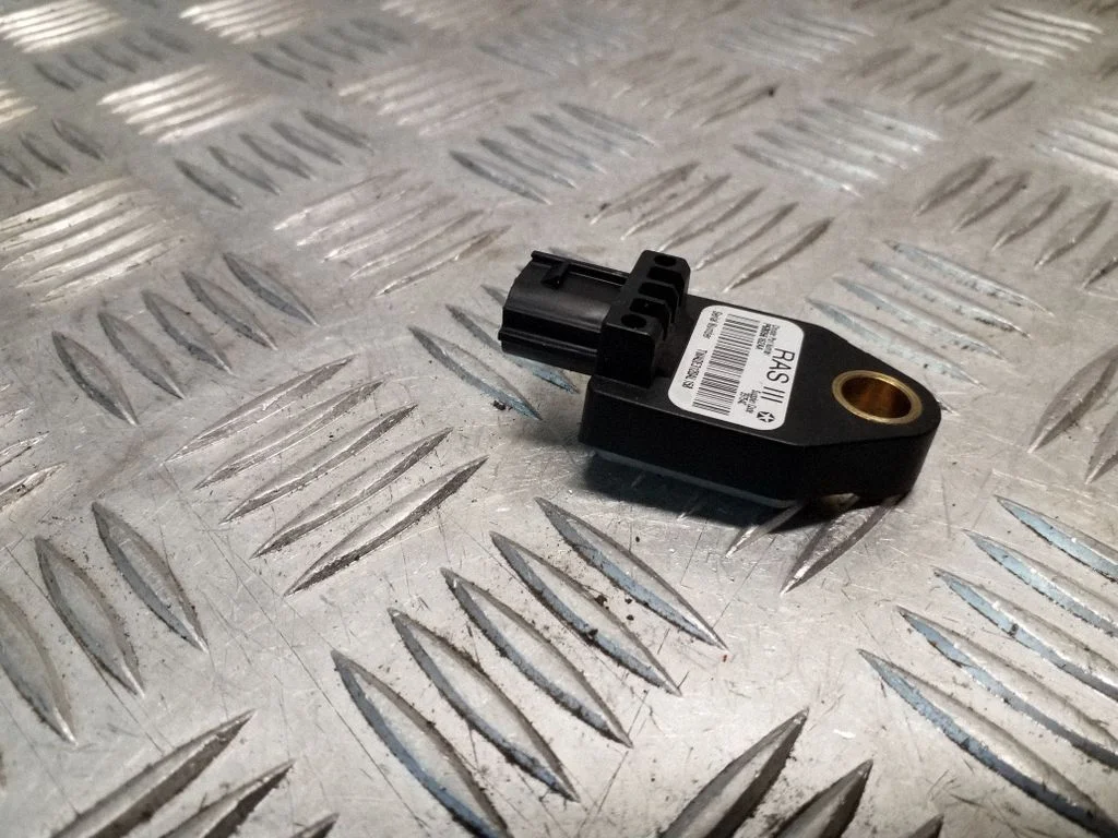 Drošības spilvenu trieciena sensors