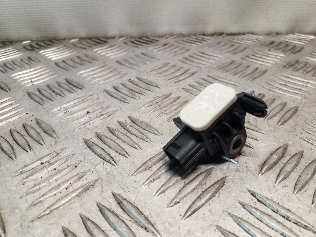 Turvapadja löögiandur – Nissan Juke I F15 (2010-2018)