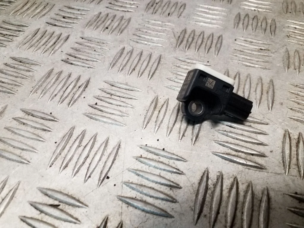 Drošības spilvenu trieciena sensors AM5T14B342AA