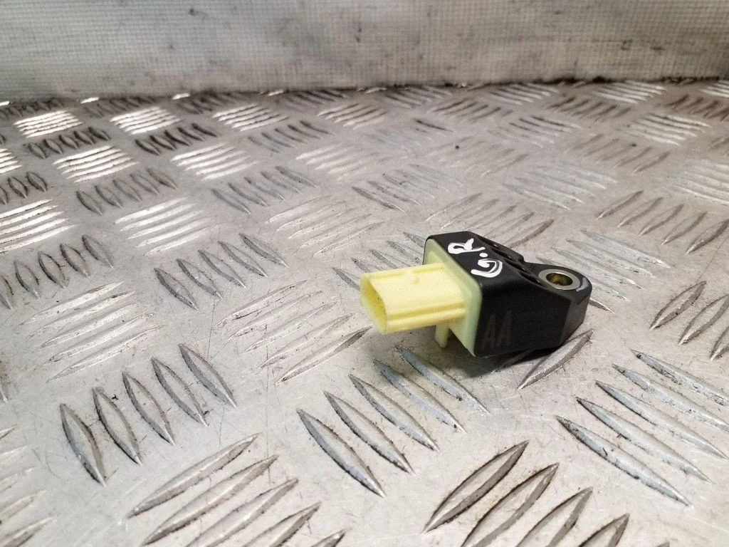 Drošības spilvenu trieciena sensors 8983175020
