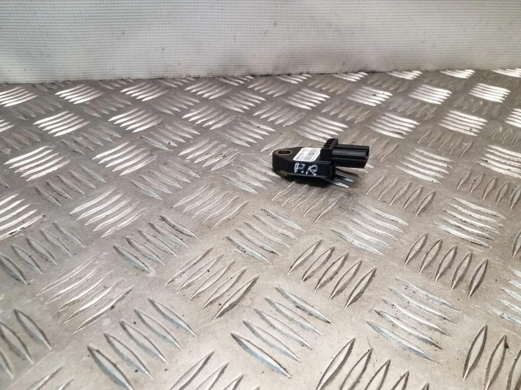Drošības spilvenu trieciena sensors