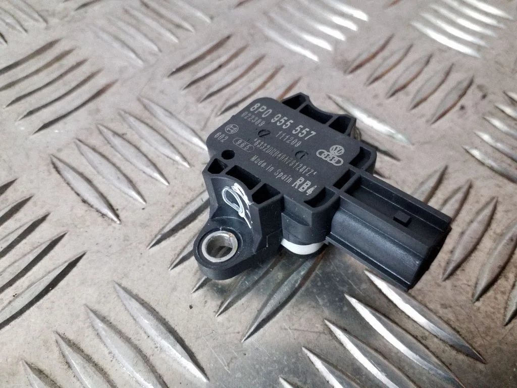 Airbag deployment crash/impact sensor 8P0955557