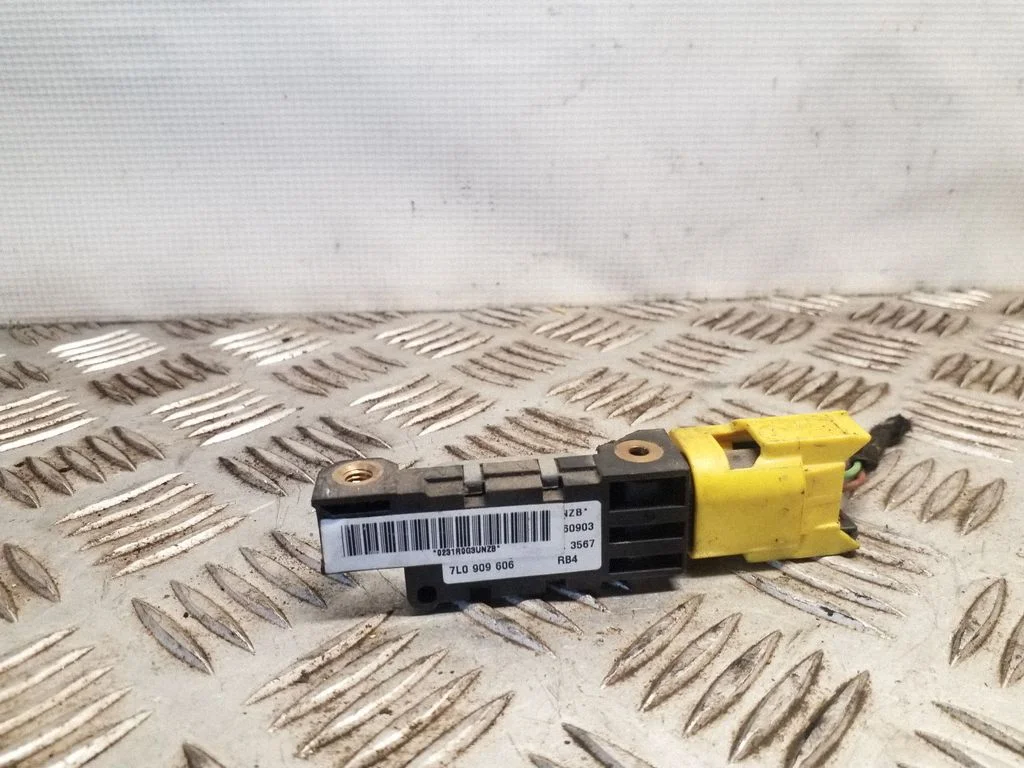 Drošības spilvenu trieciena sensors – Volkswagen Touareg I (2002-2010)
