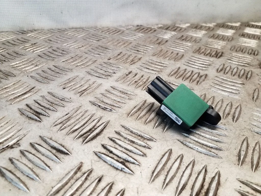Drošības spilvenu trieciena sensors 5N0959351B