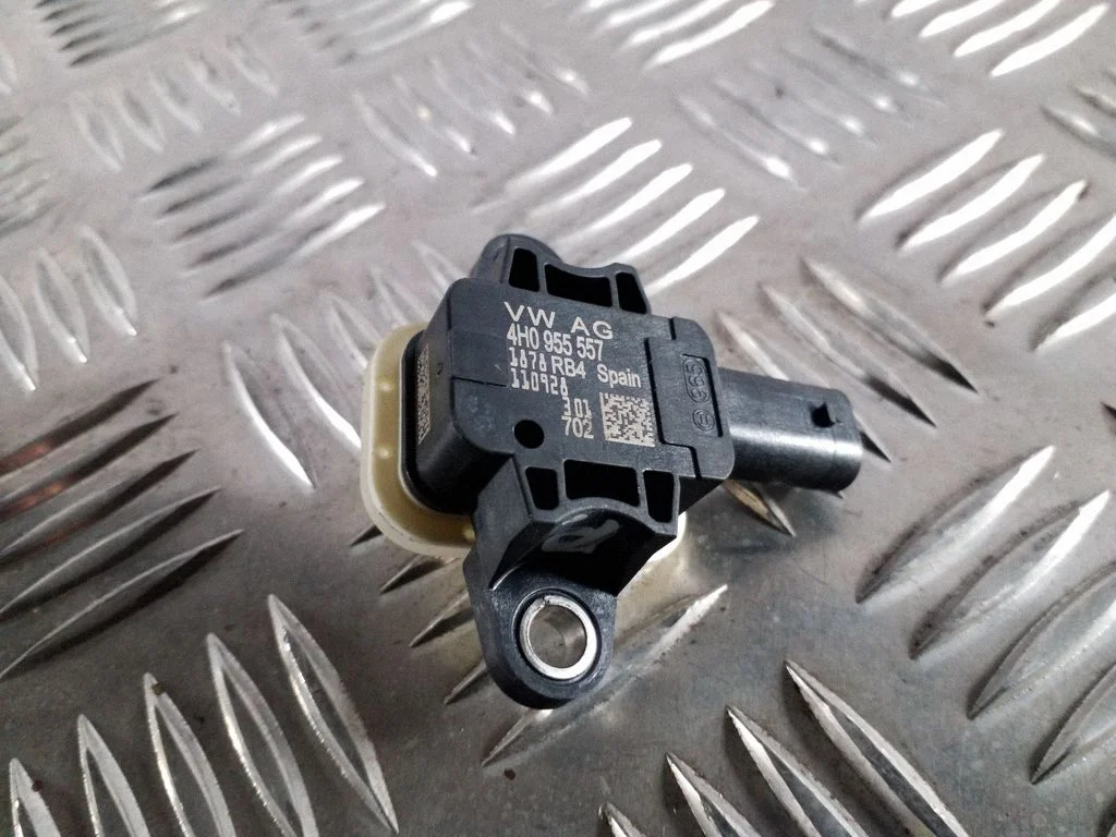 Drošības spilvenu trieciena sensors 4H0955557