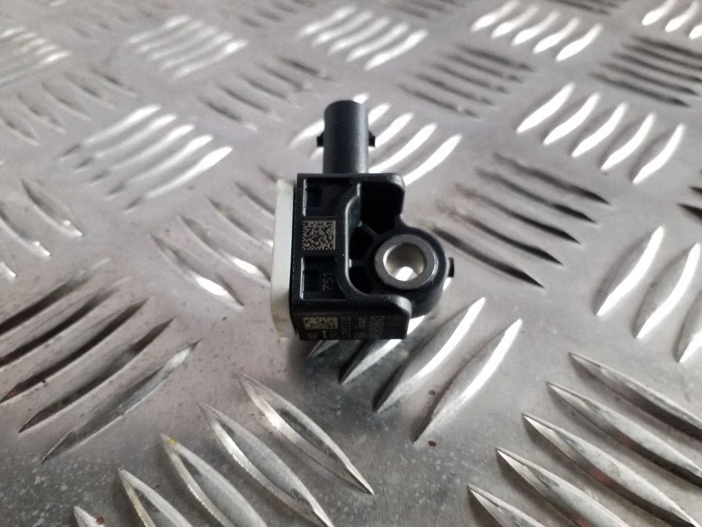 Drošības spilvenu trieciena sensors 4H0959643
