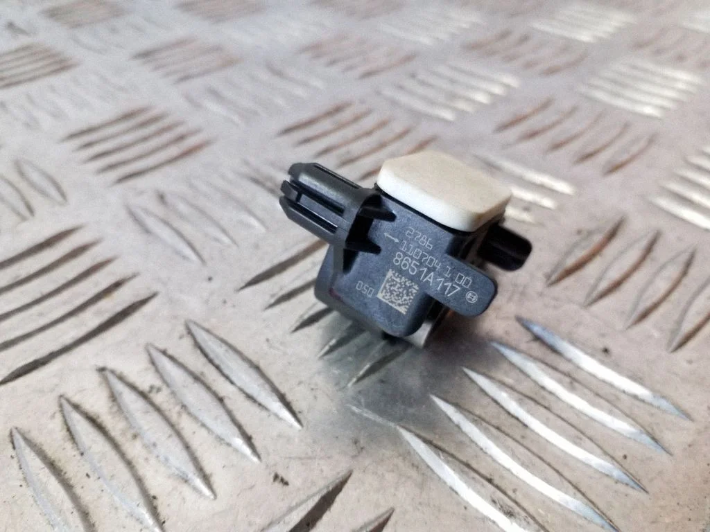 Turvapadja löögiandur 8651A117