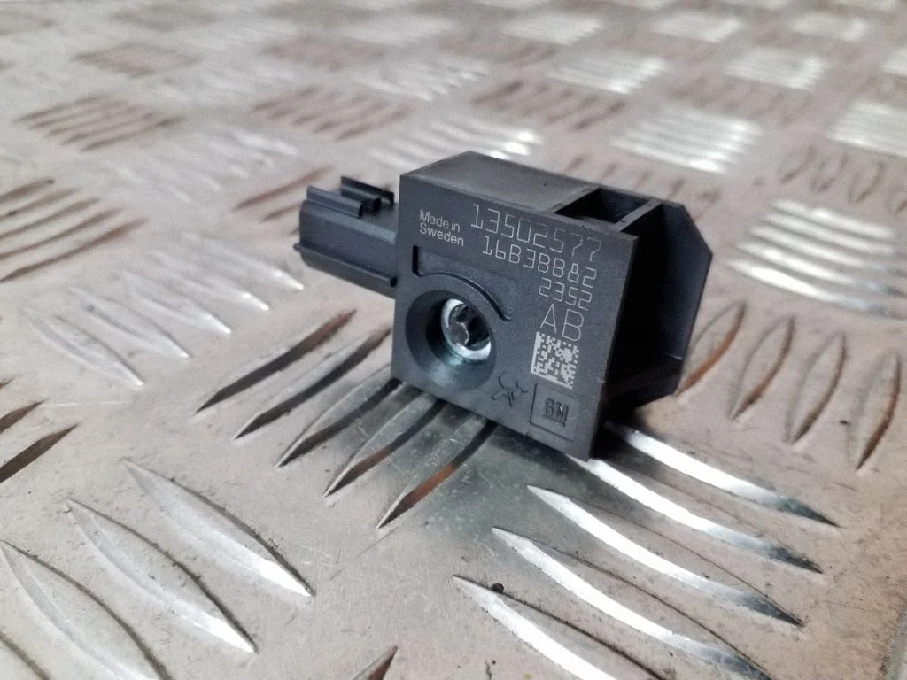 Drošības spilvenu trieciena sensors 13502577