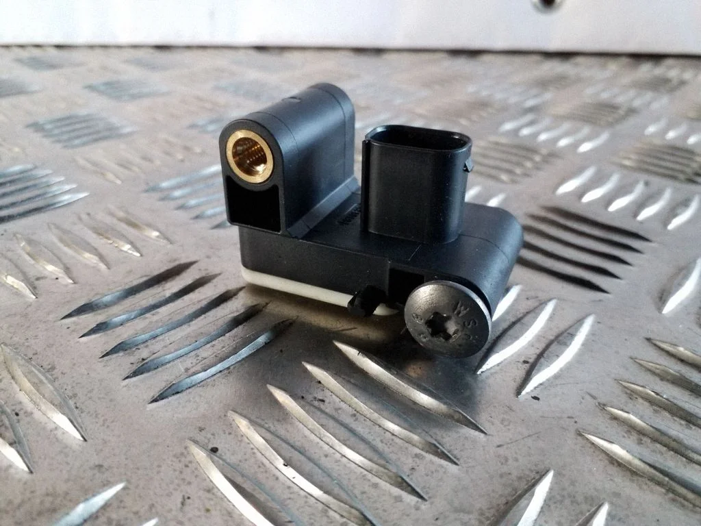 Turvapadja löögiandur 6911003