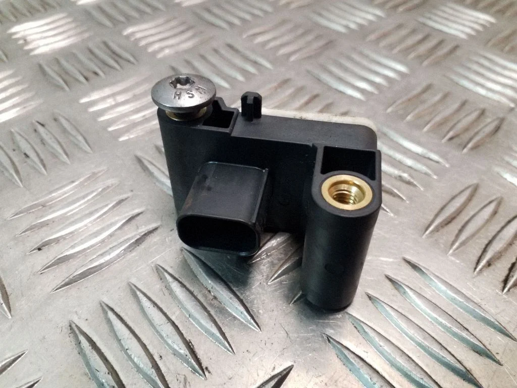 Drošības spilvenu trieciena sensors 6911003
