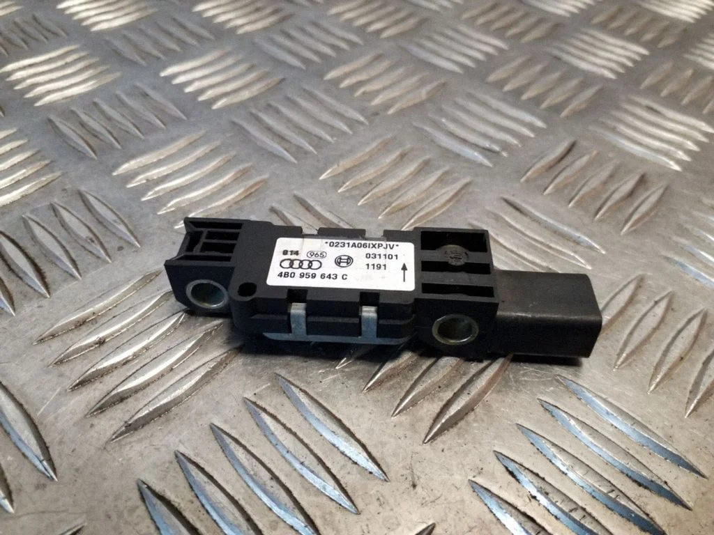Drošības spilvenu trieciena sensors 4B0959643C