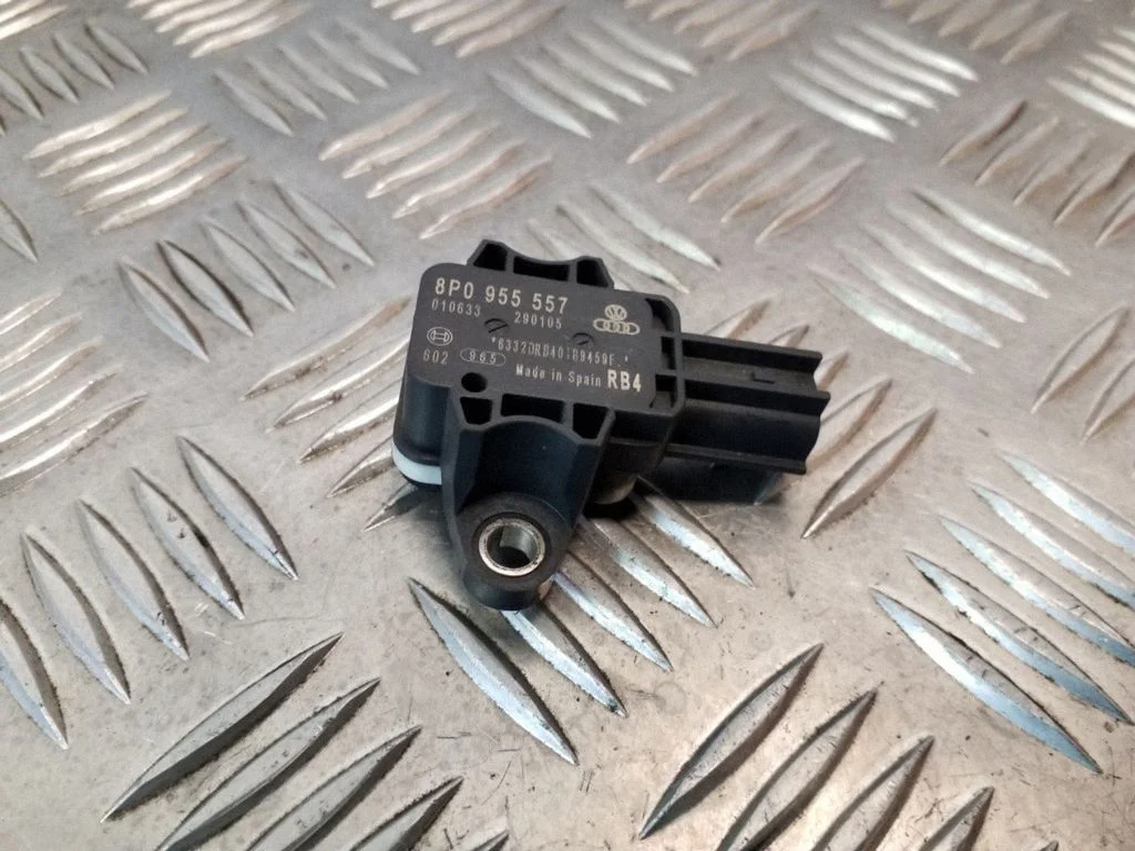 Drošības spilvenu trieciena sensors 8P0955557