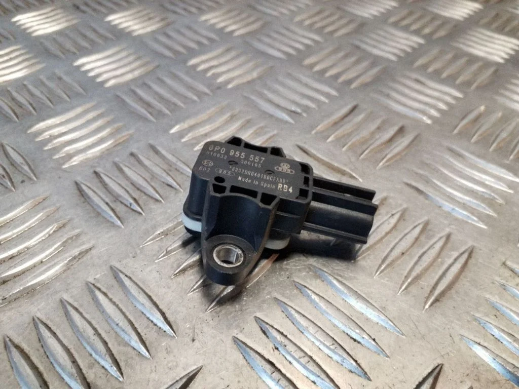 Drošības spilvenu trieciena sensors 8P0955557