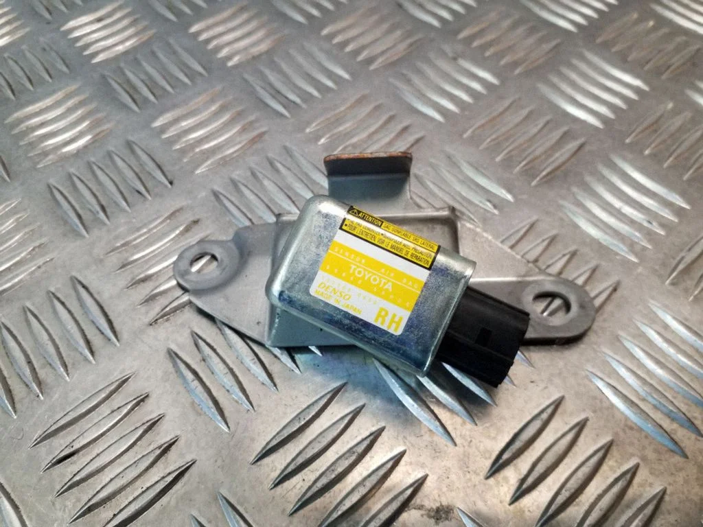 Drošības spilvenu trieciena sensors 8986060020