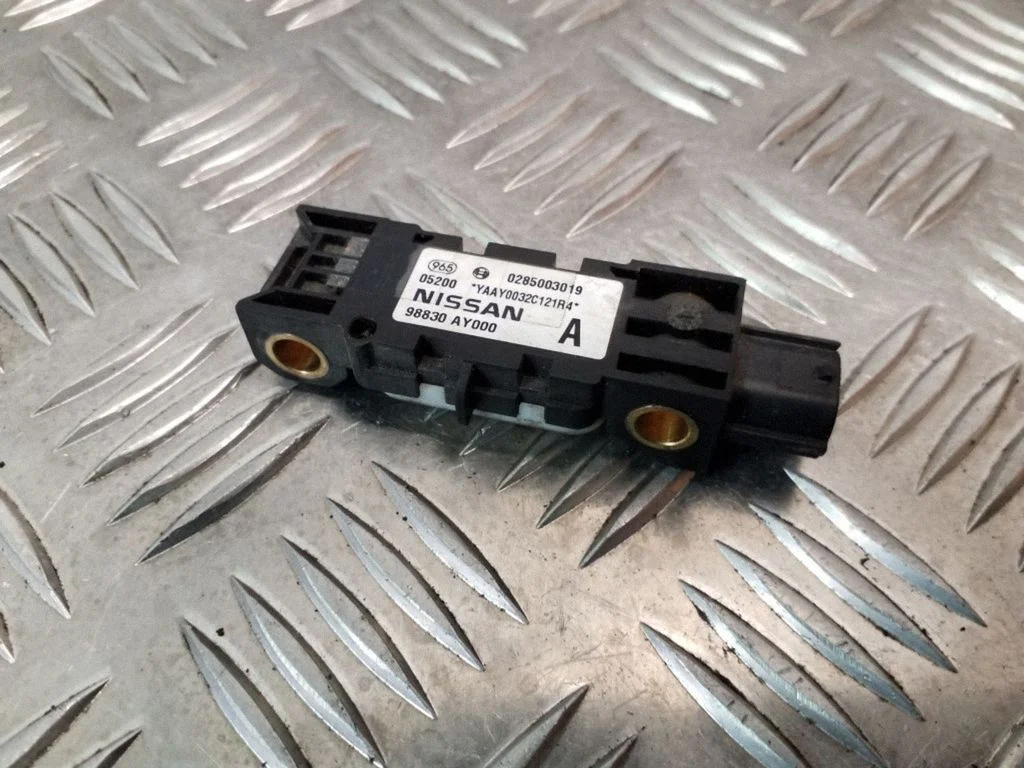 Drošības spilvenu trieciena sensors – Nissan Primera (2002-2007)