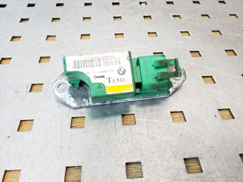 Drošības spilvenu trieciena sensors – BMW 5. sērija E39 (1996-2003)
