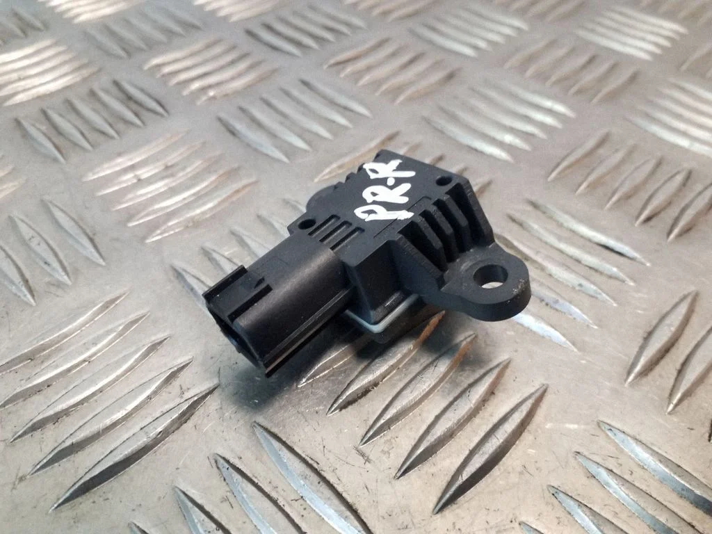 Airbag deployment crash/impact sensor – Jaguar XF X250 (2007-2015)
