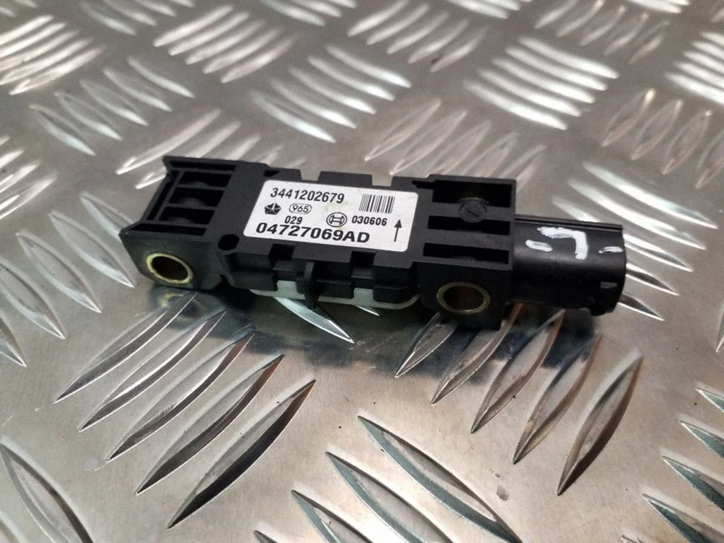 Drošības spilvenu trieciena sensors – Chrysler Grand Voyager V (2007-2015)