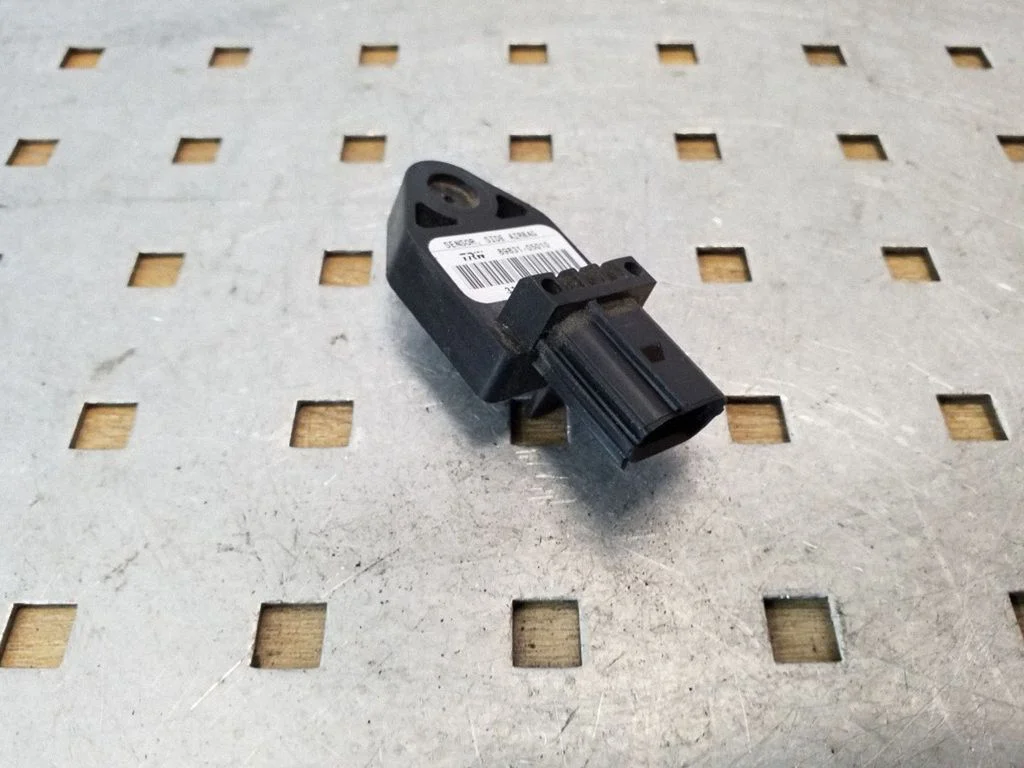 Turvapadja löögiandur 8983105010