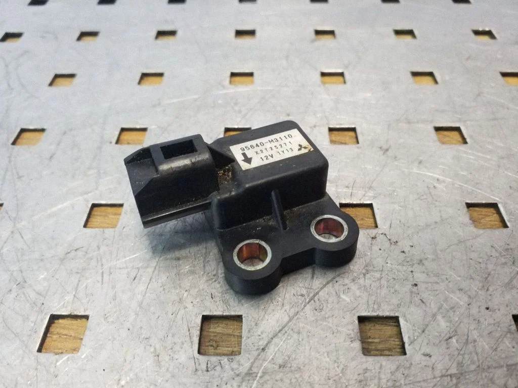 Drošības spilvenu trieciena sensors 95640M3110