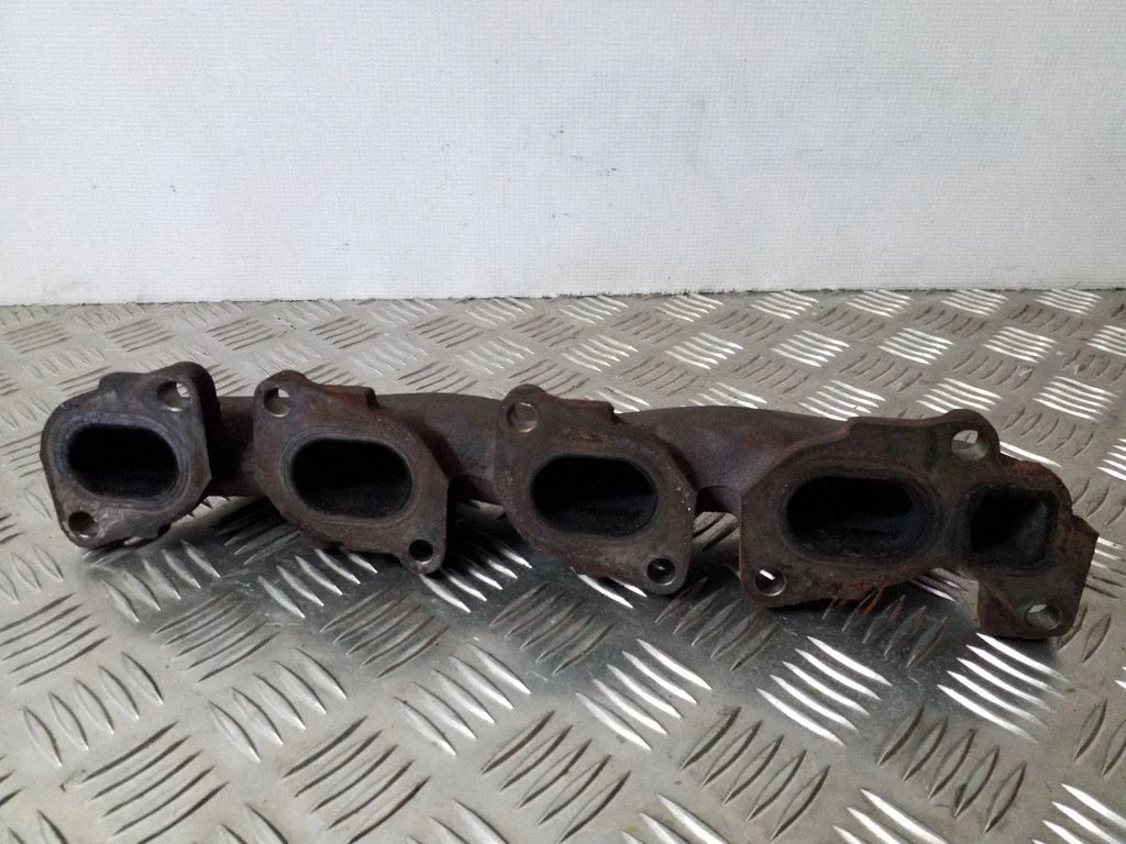 Exhaust manifold – Opel Astra J (2010-2015)