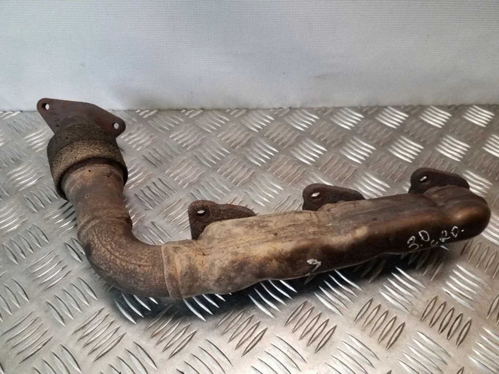 Exhaust manifold – Jeep Grand Cherokee (WK) (2005-2010)