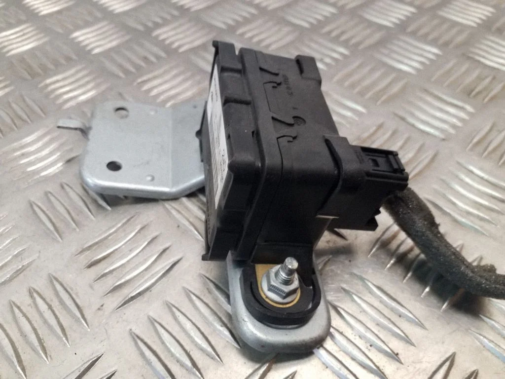 ESP (stabilitātes sistēmas) sensors (paātrinājuma sensors) – Volvo V70 (2005-2008)