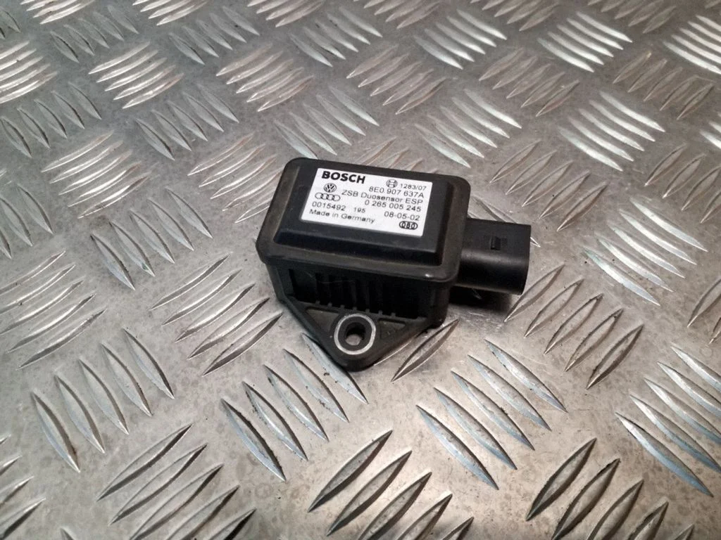 ESP (stabilitātes sistēmas) sensors (paātrinājuma sensors) 8E0907637A