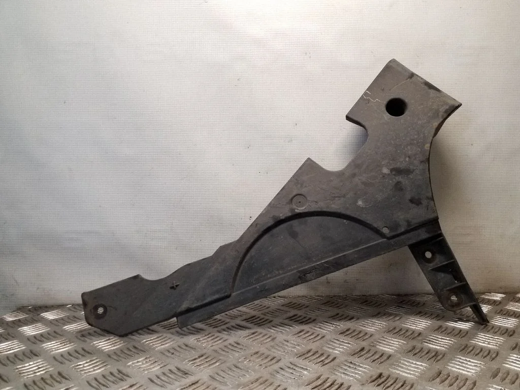Aizmugurējās balstiekārtas apakšas aizsargs – BMW 5. sērija F10 F11 (2009-2016)