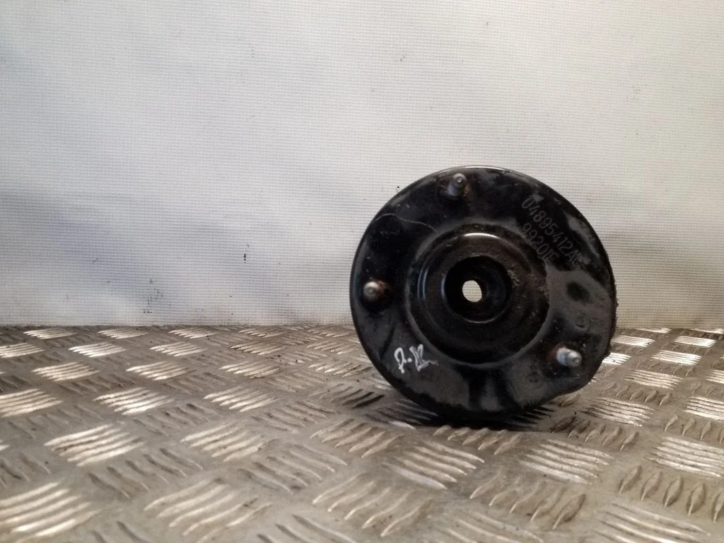 Keerdvedru ülemine tugi 04895412AC